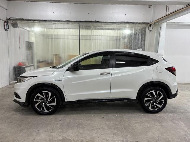 ヴェゼル ハイブリッドＲＳ・ホンダセンシング　ナビフルセグＢカメラＥＴＣＬＥＤＡＷ　ＥＴＣ付　サイドＳＲＳ　Ｒカメ　フルオートエアコン　ＵＳＢ接続　両席エアバック　スマキー　オートクルーズコントロール　衝突軽減ブレーキシステム　ＴＶナビ　ＡＢＳ（8枚目）