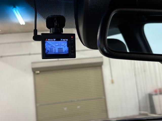 ヴェゼル ハイブリッドＲＳ・ホンダセンシング　ナビフルセグＢカメラＥＴＣＬＥＤＡＷ　ＥＴＣ付　サイドＳＲＳ　Ｒカメ　フルオートエアコン　ＵＳＢ接続　両席エアバック　スマキー　オートクルーズコントロール　衝突軽減ブレーキシステム　ＴＶナビ　ＡＢＳ（25枚目）