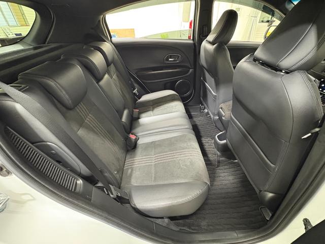 ヴェゼル ハイブリッドＲＳ・ホンダセンシング　ナビフルセグＢカメラＥＴＣＬＥＤＡＷ　ＥＴＣ付　サイドＳＲＳ　Ｒカメ　フルオートエアコン　ＵＳＢ接続　両席エアバック　スマキー　オートクルーズコントロール　衝突軽減ブレーキシステム　ＴＶナビ　ＡＢＳ（28枚目）