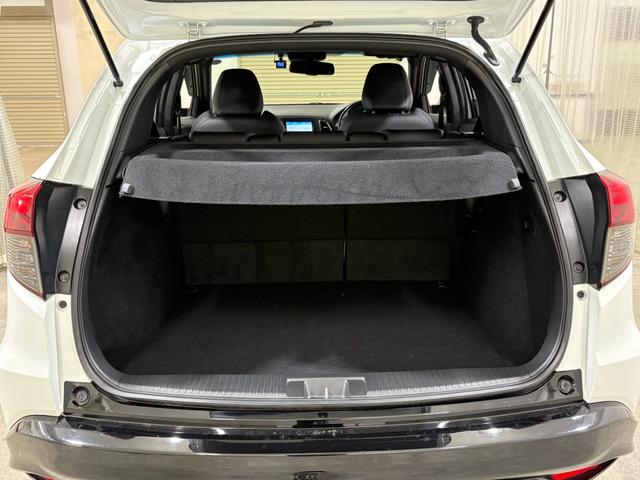 ヴェゼル ハイブリッドＲＳ・ホンダセンシング　ナビフルセグＢカメラＥＴＣＬＥＤＡＷ　ＥＴＣ付　サイドＳＲＳ　Ｒカメ　フルオートエアコン　ＵＳＢ接続　両席エアバック　スマキー　オートクルーズコントロール　衝突軽減ブレーキシステム　ＴＶナビ　ＡＢＳ（32枚目）