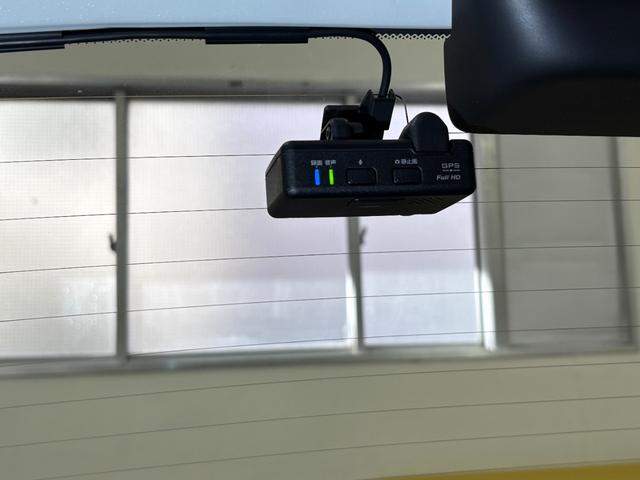 フィット ホーム　ナビフルセグＢカメラＥＴＣＬＥＤ　衝突軽減ブレーキ　リアカメ　ＬＥＤライト　クリアランスソナー　フルセグＴＶ　ドラレコ　エアバッグ　ｉストップ　スマ－トキ－　ＥＴＣ車載器　Ｗエアバック　ＵＳＢポート（26枚目）