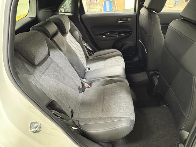 フィット ホーム　ナビフルセグＢカメラＥＴＣＬＥＤ　衝突軽減ブレーキ　リアカメ　ＬＥＤライト　クリアランスソナー　フルセグＴＶ　ドラレコ　エアバッグ　ｉストップ　スマ－トキ－　ＥＴＣ車載器　Ｗエアバック　ＵＳＢポート（29枚目）