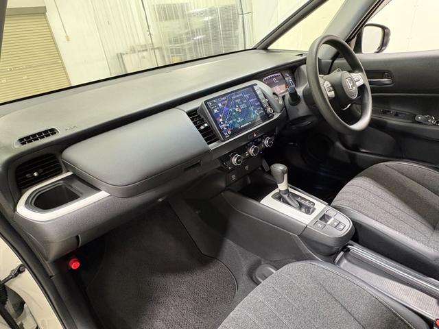 フィット ホーム　ナビフルセグＢカメラＥＴＣＬＥＤ　衝突軽減ブレーキ　リアカメ　ＬＥＤライト　クリアランスソナー　フルセグＴＶ　ドラレコ　エアバッグ　ｉストップ　スマ－トキ－　ＥＴＣ車載器　Ｗエアバック　ＵＳＢポート（31枚目）