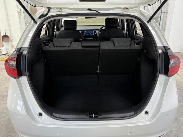 フィット ホーム　ナビフルセグＢカメラＥＴＣＬＥＤ　衝突軽減ブレーキ　リアカメ　ＬＥＤライト　クリアランスソナー　フルセグＴＶ　ドラレコ　エアバッグ　ｉストップ　スマ－トキ－　ＥＴＣ車載器　Ｗエアバック　ＵＳＢポート（33枚目）