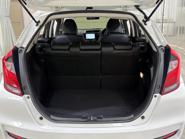 フィットハイブリッド Ｌホンダセンシング　ナビフルセグＢカメラＥＴＣＬＥＤ　軽減ブレーキ　Ｒカメ　サイドＳＲＳ　横滑り防止　ドライブレコーダー　フルセグテレビ　ナビＴＶ　パワーステアリング　オートクルーズ　ＥＴＣ車載器　ＤＶＤ再生　ＡＢＳ（33枚目）