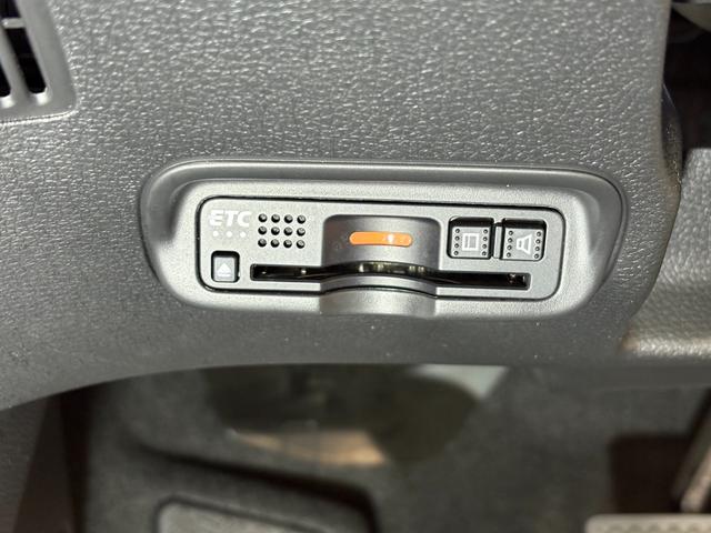 ヴェゼル ハイブリッドＺ・ホンダセンシング　ナビフルセグＢカメラＥＴＣＬＥＤＡＷ　レーダーサポート　フロントカメラ　Ｐセンサー　ＤＶＤ再生機能　横滑り防止システム　バックアイカメラ　シートヒーター付　スマ－トキ－　パワーウィンド　ＵＳＢ接続（21枚目）