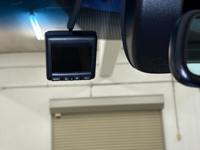 ヴェゼル ハイブリッドＺ・ホンダセンシング　ナビフルセグＢカメラＥＴＣＬＥＤＡＷ　レーダーサポート　フロントカメラ　Ｐセンサー　ＤＶＤ再生機能　横滑り防止システム　バックアイカメラ　シートヒーター付　スマ－トキ－　パワーウィンド　ＵＳＢ接続（25枚目）
