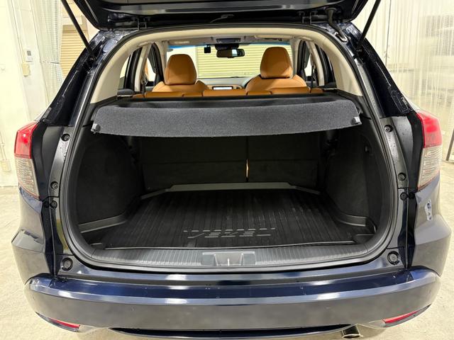 ヴェゼル ハイブリッドＺ・ホンダセンシング　ナビフルセグＢカメラＥＴＣＬＥＤＡＷ　レーダーサポート　フロントカメラ　Ｐセンサー　ＤＶＤ再生機能　横滑り防止システム　バックアイカメラ　シートヒーター付　スマ－トキ－　パワーウィンド　ＵＳＢ接続（33枚目）