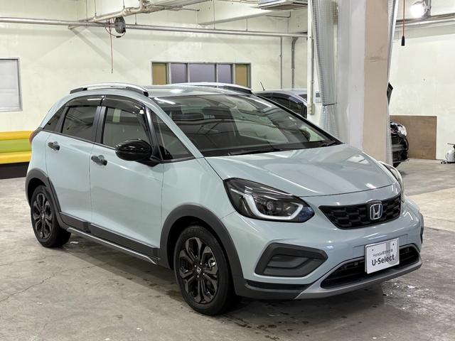 フィット ｅ：ＨＥＶクロスター　ナビフルセグＢカメラＥＴＣＬＥＤＡＷ　衝突回避システム　フルオートエアコン　前後センサー　ＬＥＤランプ　エアバッグ　サイドエアバック　地デジ　オートクルーズコントロール　ＶＳＡ　バックカメラ　ＵＳＢ（6枚目）