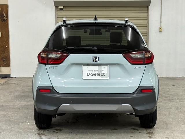 フィット ｅ：ＨＥＶクロスター　ナビフルセグＢカメラＥＴＣＬＥＤＡＷ　衝突回避システム　フルオートエアコン　前後センサー　ＬＥＤランプ　エアバッグ　サイドエアバック　地デジ　オートクルーズコントロール　ＶＳＡ　バックカメラ　ＵＳＢ（10枚目）