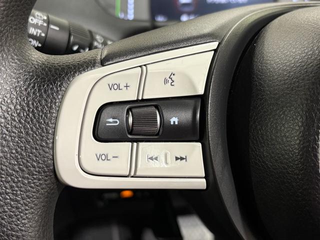 フィット ｅ：ＨＥＶクロスター　ナビフルセグＢカメラＥＴＣＬＥＤＡＷ　衝突回避システム　フルオートエアコン　前後センサー　ＬＥＤランプ　エアバッグ　サイドエアバック　地デジ　オートクルーズコントロール　ＶＳＡ　バックカメラ　ＵＳＢ（23枚目）