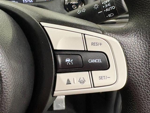 フィット ｅ：ＨＥＶクロスター　ナビフルセグＢカメラＥＴＣＬＥＤＡＷ　衝突回避システム　フルオートエアコン　前後センサー　ＬＥＤランプ　エアバッグ　サイドエアバック　地デジ　オートクルーズコントロール　ＶＳＡ　バックカメラ　ＵＳＢ（24枚目）