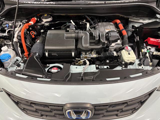 フィット ｅ：ＨＥＶクロスター　ナビフルセグＢカメラＥＴＣＬＥＤＡＷ　衝突回避システム　フルオートエアコン　前後センサー　ＬＥＤランプ　エアバッグ　サイドエアバック　地デジ　オートクルーズコントロール　ＶＳＡ　バックカメラ　ＵＳＢ（35枚目）