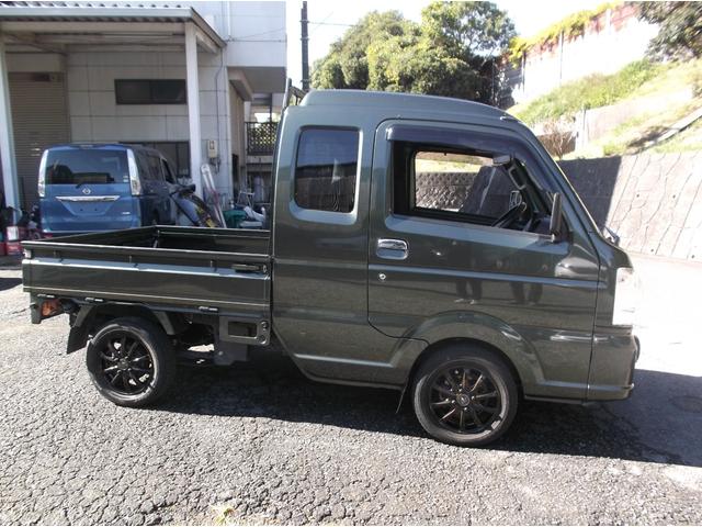 スーパーキャリイ 　Ｘ　４ＷＤ　衝突被害軽減システム　キーレス　エアコン　パワステ　パワーウィンド　デュアルカメラブレーキサポート　作業灯　ＬＥＤヘッドライト　ＬＥＤフォグランプ　社外アルミ（6枚目）