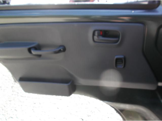 スーパーキャリイ 　Ｘ　４ＷＤ　衝突被害軽減システム　キーレス　エアコン　パワステ　パワーウィンド　デュアルカメラブレーキサポート　作業灯　ＬＥＤヘッドライト　ＬＥＤフォグランプ　社外アルミ（27枚目）