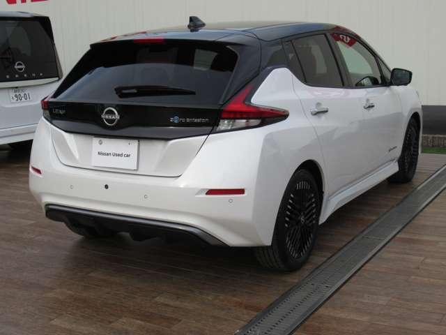 リーフ Ｘ　Ｖセレクション　レーダークルコン　３６０°カメラ　踏み間違い防止装置　ＬＥＤランプ　ドライブレコーダー　１オーナー　ＥＴＣ　インテリキー　レーンキープアシスト　サイドエアバッグ　パワーウィンドウ　ＡＢＳ　メモリ－ナビ（2枚目）