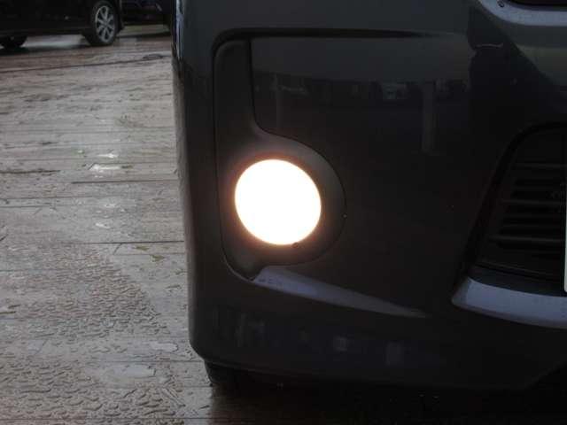 デイズルークス ６６０　ハイウェイスターＸ　Ｇパッケージ　純正アルミホイール　純正ナビ　衝突軽減ブレーキ　ナビＴＶ　アラウンドモニター　アイストップ　フルオートエアコン　Ｓキー　バックカメラ　サイドエアバック　ワンセグ　Ｗエアバック　ＡＢＳ　キーレス　メモリナビ　パワーウィンドウ　ＰＳ（19枚目）