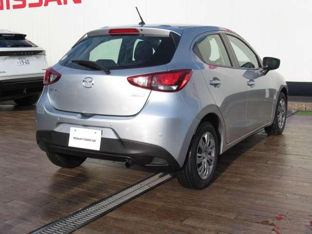 デミオ １．５　１５Ｃ　純正ナビ　ＥＴＣ　ステアリングスイッチ　エアバッグ　バックカメラ　ＥＴＣ　衝突被害軽減ブレーキ（2枚目）