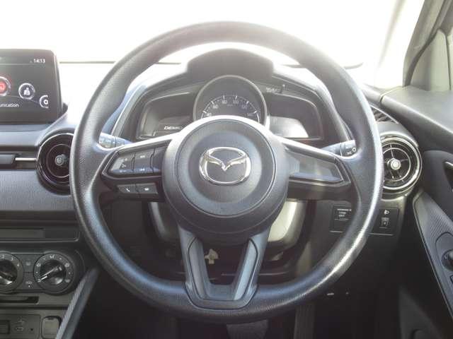 デミオ １．５　１５Ｃ　純正ナビ　ＥＴＣ　ステアリングスイッチ　エアバッグ　バックカメラ　ＥＴＣ　衝突被害軽減ブレーキ（6枚目）