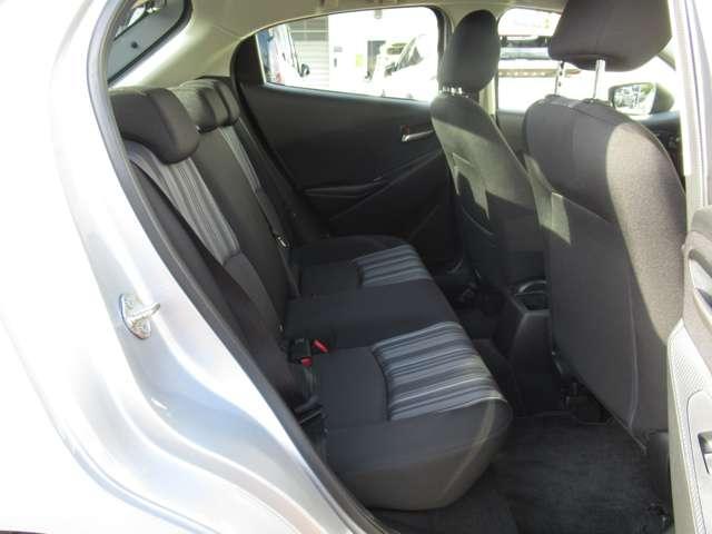 デミオ １．５　１５Ｃ　純正ナビ　ＥＴＣ　ステアリングスイッチ　エアバッグ　バックカメラ　ＥＴＣ　衝突被害軽減ブレーキ（18枚目）