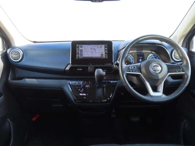 デイズ ６６０　ハイウェイスターＸ　純正アルミ　全周囲カメラ　純正ナビ　ブレーキサポート　全周囲カメラ　ＬＥＤ　１オーナー　インテリジェントキー　ＥＴＣ　レーンキープ　バックカメラ　ナビＴＶ　アイドリングストップ　オートエアコン　デュアルエアバッグ　アルミホイール　ＡＢＳ（3枚目）