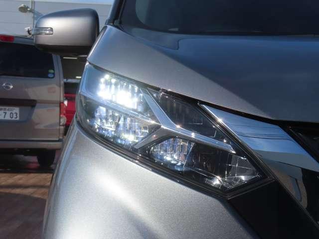 デイズ ６６０　ハイウェイスターＸ　純正アルミ　全周囲カメラ　純正ナビ　ブレーキサポート　全周囲カメラ　ＬＥＤ　１オーナー　インテリジェントキー　ＥＴＣ　レーンキープ　バックカメラ　ナビＴＶ　アイドリングストップ　オートエアコン　デュアルエアバッグ　アルミホイール　ＡＢＳ（19枚目）