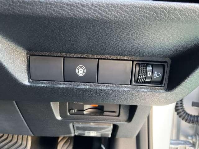 ノート １．２　Ｘ　純正ナビ　ＬＥＤヘッドライト　ＳＯＳコール　助手席エアバック　ＰＳ　ＰＷ　地デジ　キーフリーシステム　【ＬＥＤヘッドライト】　ＡＡＣ　オートハイビーム　カーテンエアバック　ＥＴＣ　バックカメラ　ＡＢＳ（12枚目）