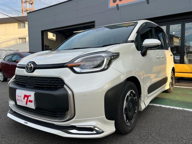 シエンタ ハイブリッドＺ　全方位モニター　両側電動スライドドア　ＬＥＤライト　５人乗り　ＢＬＵＥＴＯＯＴＨ　テレビ　シートヒーター　１００Ｖ　車検整備付　タイヤ新品　プッシュスタート（3枚目）