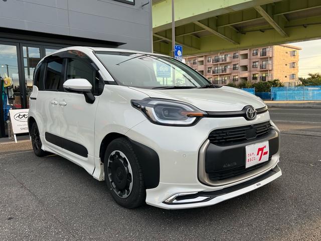 シエンタ ハイブリッドＺ　全方位モニター　両側電動スライドドア　ＬＥＤライト　５人乗り　ＢＬＵＥＴＯＯＴＨ　テレビ　シートヒーター　１００Ｖ　車検整備付　タイヤ新品　プッシュスタート（4枚目）