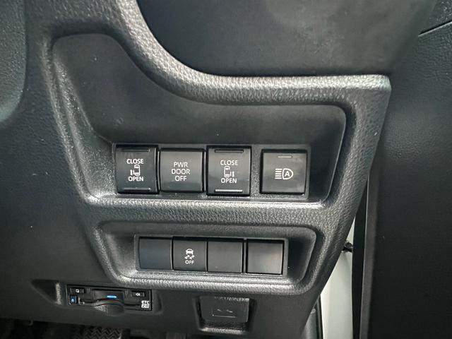 シエンタ ハイブリッドＺ　全方位モニター　両側電動スライドドア　ＬＥＤライト　５人乗り　ＢＬＵＥＴＯＯＴＨ　テレビ　シートヒーター　１００Ｖ　車検整備付　タイヤ新品　プッシュスタート（15枚目）