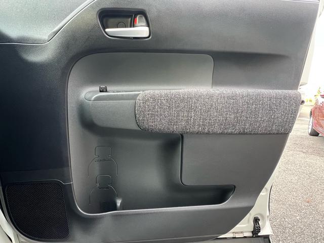 シエンタ ハイブリッドＺ　全方位モニター　両側電動スライドドア　ＬＥＤライト　５人乗り　ＢＬＵＥＴＯＯＴＨ　テレビ　シートヒーター　１００Ｖ　車検整備付　タイヤ新品　プッシュスタート（17枚目）