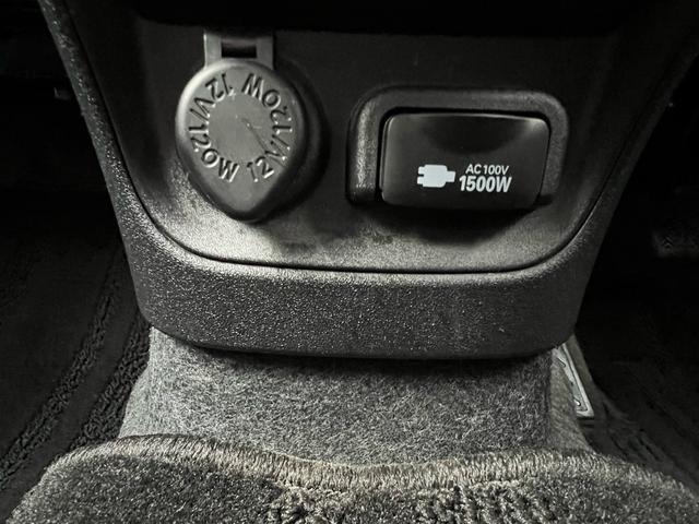 シエンタ ハイブリッドＺ　全方位モニター　両側電動スライドドア　ＬＥＤライト　５人乗り　ＢＬＵＥＴＯＯＴＨ　テレビ　シートヒーター　１００Ｖ　車検整備付　タイヤ新品　プッシュスタート（29枚目）