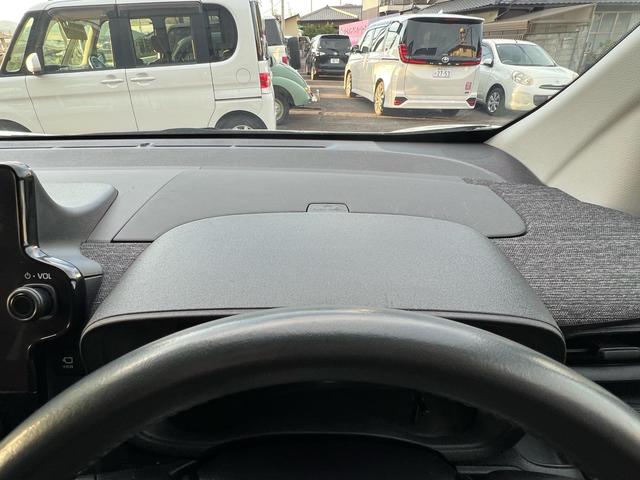 シエンタ ハイブリッドＺ　全方位モニター　両側電動スライドドア　ＬＥＤライト　５人乗り　ＢＬＵＥＴＯＯＴＨ　テレビ　シートヒーター　１００Ｖ　車検整備付　タイヤ新品　プッシュスタート（32枚目）