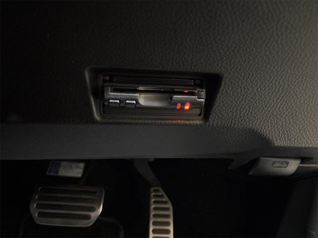 スイフトスポーツ ベースグレード　ＥＴＣ　ナビ　ＴＶ　オートクルーズコントロール　アルミホイール　スマートキー　電動格納ミラー　ＣＶＴ　盗難防止システム　衝突安全ボディ　記録簿　ＡＢＳ　ＥＳＣ　ＵＳＢ　エアコン　パワーステアリング（9枚目）