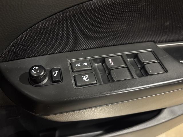 スイフトスポーツ ベースグレード　ＥＴＣ　ナビ　ＴＶ　オートクルーズコントロール　アルミホイール　スマートキー　電動格納ミラー　ＣＶＴ　盗難防止システム　衝突安全ボディ　記録簿　ＡＢＳ　ＥＳＣ　ＵＳＢ　エアコン　パワーステアリング（29枚目）