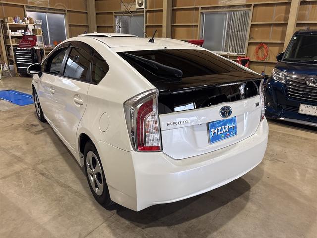 プリウス Ｇ　ＥＴＣ　オートクルーズコントロール　バックカメラ　ナビ　アルミホイール　オートライト　ＨＩＤ　ＣＶＴ　スマートキー　アイドリングストップ　電動格納ミラー　盗難防止システム　パワーシート　ＣＤ（17枚目）