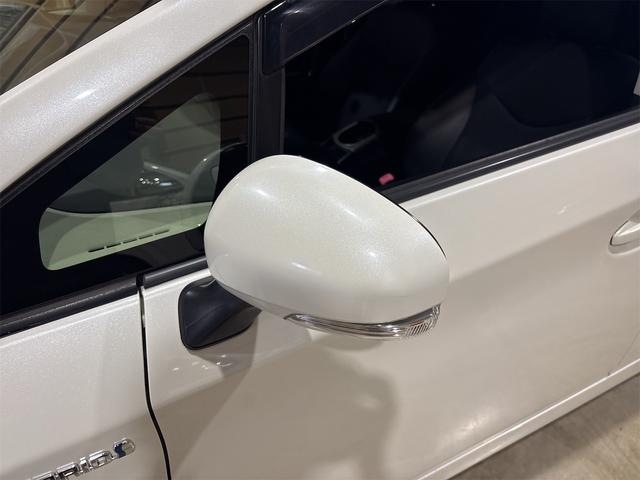 プリウス Ｇ　ＥＴＣ　オートクルーズコントロール　バックカメラ　ナビ　アルミホイール　オートライト　ＨＩＤ　ＣＶＴ　スマートキー　アイドリングストップ　電動格納ミラー　盗難防止システム　パワーシート　ＣＤ（27枚目）