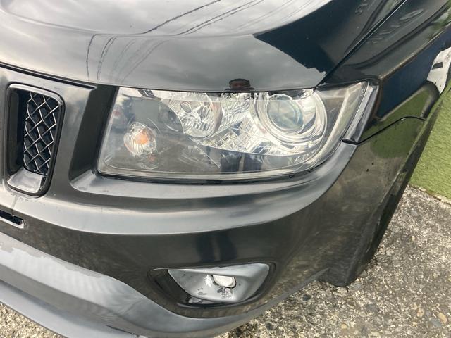 ジープ・コンパス アルティテュード　スポーツ　ディーラー車　右ハンドル　アルミホイール　ナビ　サイドカメラ　走行６．４万キロ　キーレスエントリー　エアコン　パワステ　パワーウインドゥ（4枚目）