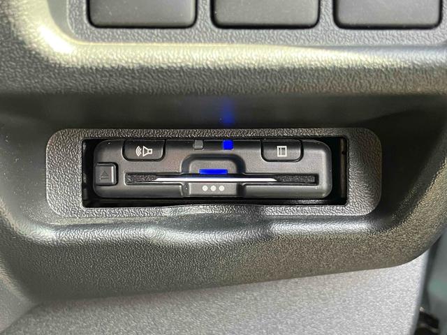 ハイエースバン SーGL4WD キャンプ仕様 デジタルミラー 走行充電 ETC バックカメラ ナビTV 社外クルーズコントロール ブレーキアシスト 両側電動ドア ヒッチメンバー 走行充電システム ベンチレータ 内装ダークプライム仕様 ベットキット 寒冷地仕様 ドラレコ(10枚目)