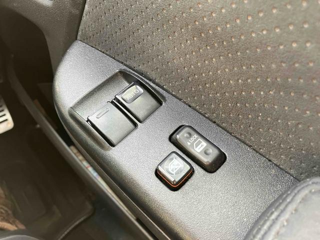 ハイエースバン SーGL4WD キャンプ仕様 デジタルミラー 走行充電 ETC バックカメラ ナビTV 社外クルーズコントロール ブレーキアシスト 両側電動ドア ヒッチメンバー 走行充電システム ベンチレータ 内装ダークプライム仕様 ベットキット 寒冷地仕様 ドラレコ(11枚目)