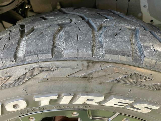 ハイエースバン SーGL4WD キャンプ仕様 デジタルミラー 走行充電 ETC バックカメラ ナビTV 社外クルーズコントロール ブレーキアシスト 両側電動ドア ヒッチメンバー 走行充電システム ベンチレータ 内装ダークプライム仕様 ベットキット 寒冷地仕様 ドラレコ(21枚目)