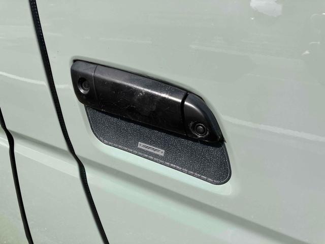 ハイエースバン SーGL4WD キャンプ仕様 デジタルミラー 走行充電 ETC バックカメラ ナビTV 社外クルーズコントロール ブレーキアシスト 両側電動ドア ヒッチメンバー 走行充電システム ベンチレータ 内装ダークプライム仕様 ベットキット 寒冷地仕様 ドラレコ(28枚目)