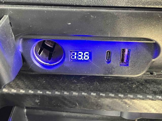 ハイエースバン SーGL4WD キャンプ仕様 デジタルミラー 走行充電 ETC バックカメラ ナビTV 社外クルーズコントロール ブレーキアシスト 両側電動ドア ヒッチメンバー 走行充電システム ベンチレータ 内装ダークプライム仕様 ベットキット 寒冷地仕様 ドラレコ(36枚目)