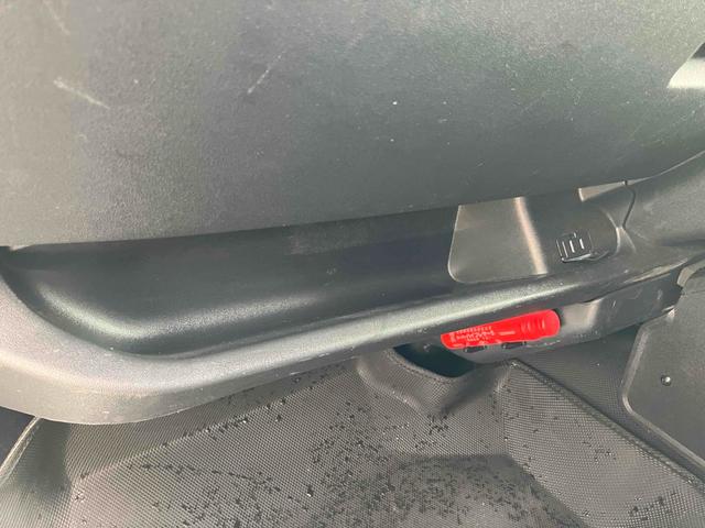 ハイエースバン SーGL4WD キャンプ仕様 デジタルミラー 走行充電 ETC バックカメラ ナビTV 社外クルーズコントロール ブレーキアシスト 両側電動ドア ヒッチメンバー 走行充電システム ベンチレータ 内装ダークプライム仕様 ベットキット 寒冷地仕様 ドラレコ(38枚目)