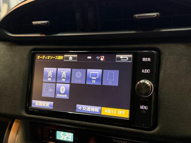 ８６ ＧＴ　後期型　禁煙車　６ＭＴ　エアサス（エアフォース）　モデリスタフルエアロ　ＴＲＤブレーキ　トムスＡＷ　ワンオーナー　　　ガレージ保管　オプション有（22枚目）