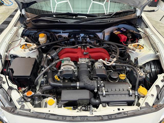 ８６ ＧＴ　後期型　禁煙車　６ＭＴ　エアサス（エアフォース）　モデリスタフルエアロ　ＴＲＤブレーキ　トムスＡＷ　ワンオーナー　　　ガレージ保管　オプション有（31枚目）