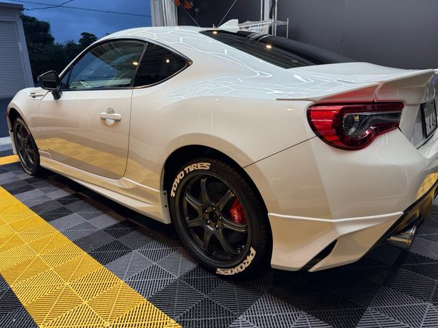８６ ＧＴ　後期型　禁煙車　６ＭＴ　エアサス（エアフォース）　モデリスタフルエアロ　ＴＲＤブレーキ　トムスＡＷ　ワンオーナー　　　ガレージ保管　オプション有（36枚目）