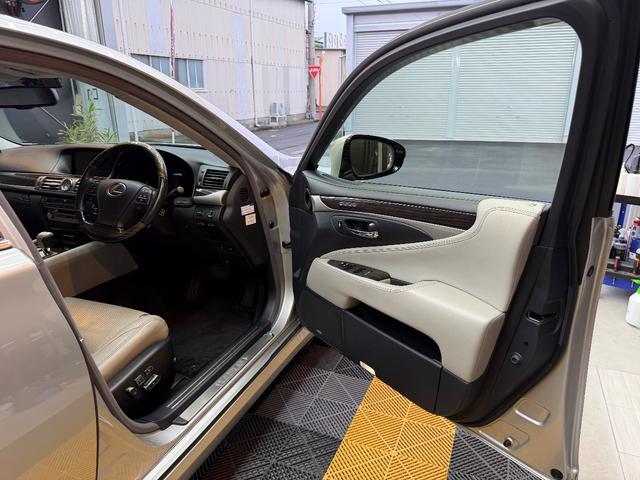 ＬＳ ＬＳ６００ｈ　バージョンＣ　Ｉパッケージ　禁煙車　白本革　シートヒーター　シートエアコン　シートメモリー　ハイブリッド　ステアリングヒーター　ブラインドスポットモニター（14枚目）