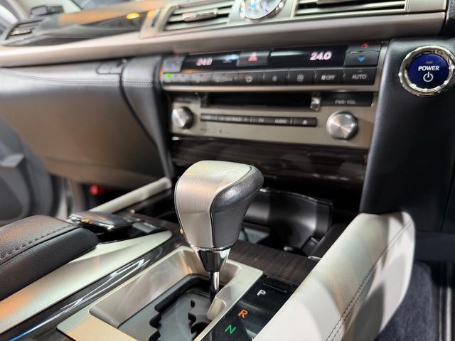ＬＳ ＬＳ６００ｈ　バージョンＣ　Ｉパッケージ　禁煙車　白本革　シートヒーター　シートエアコン　シートメモリー　ハイブリッド　ステアリングヒーター　ブラインドスポットモニター（19枚目）