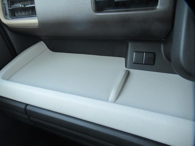 スペーシア ハイブリッドG 届出済未使用車 オートLEDライト オートハイビーム 前後ブレーキアシスト 両側スライドドア フットパーキング 先行車&青信号対応発進お知らせ機能 ヒルホールドコントロール オーディオレス(12枚目)